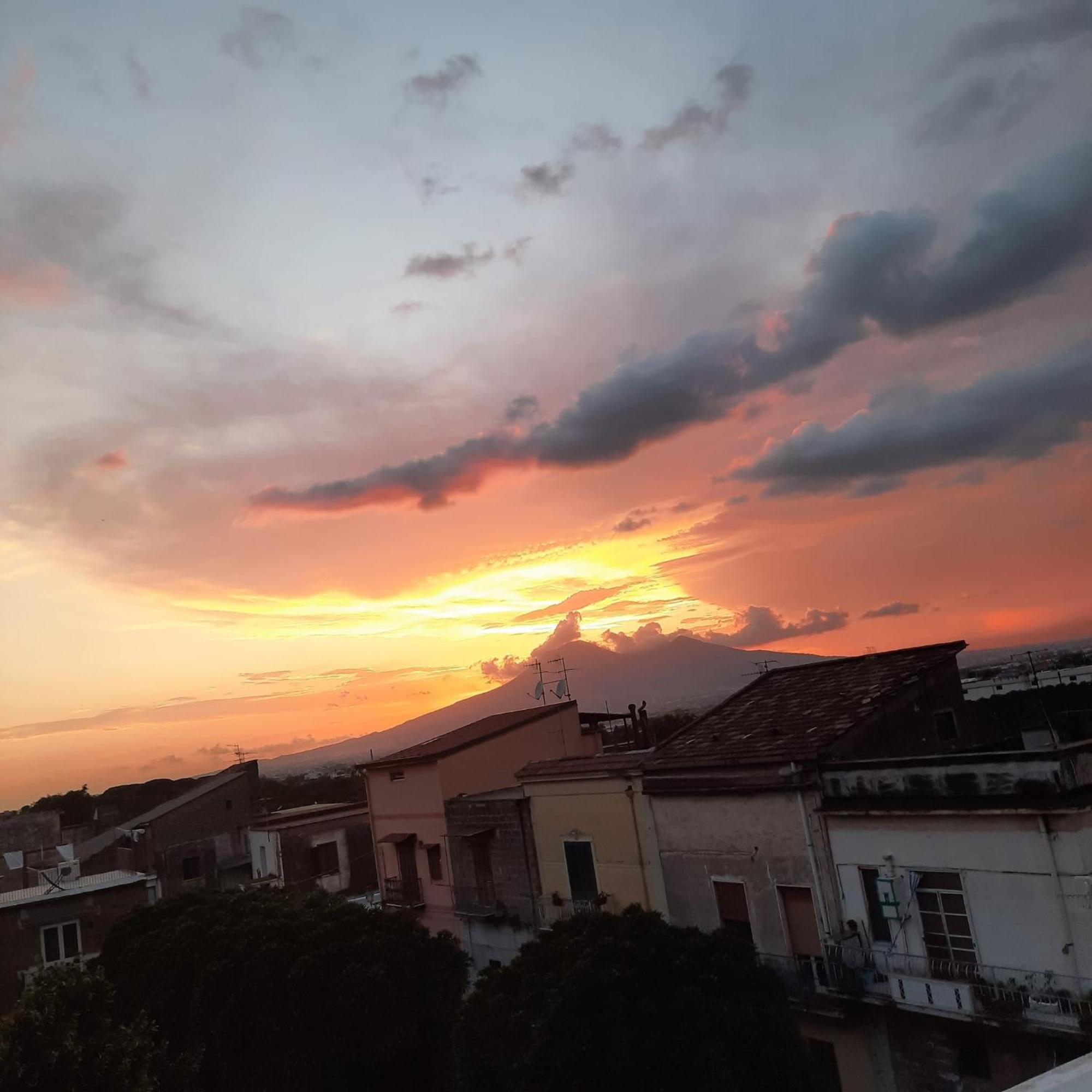 サンテジーディオ・デル・モンテ・アルビーノ Palazzo Di Donna Panoramic Terraces And Private Parking Strategic To Amalfi Coast, Pompei, Napoliヴィラ エクステリア 写真